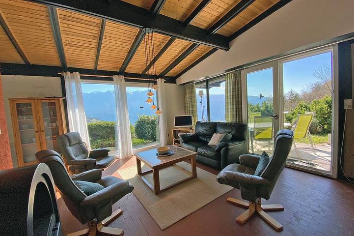 Bungalow für 5 Personen, mit Balkon und Garten sowie Pool in Tignale