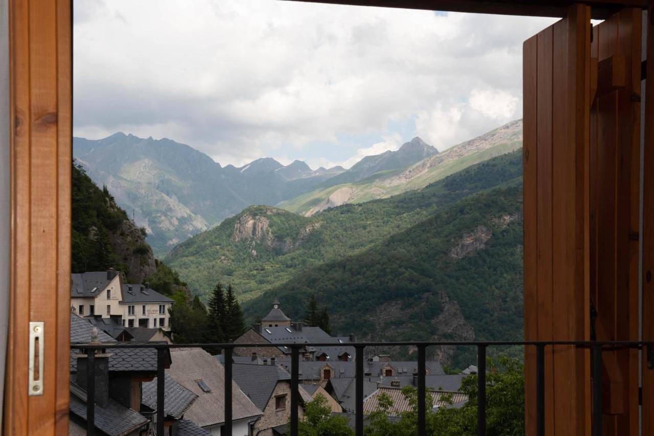 Apartamento entero, Three-Bedroom Apartment in Tramacastilla de Tena, Pirineo Aragonés