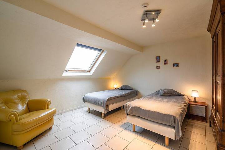 Location de vacances pour 15 personnes, avec jardin et sauna ainsi que terrasse et piscine dans Robertville - 4
