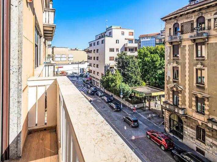 Holiday rental for 5 people, with balcony in Milan