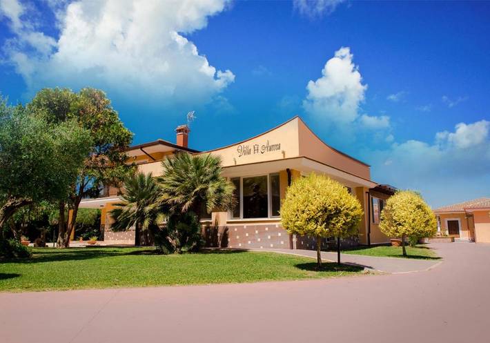 Appartamento per 5 persone, con giardino e piscina nonché panorama in Latina