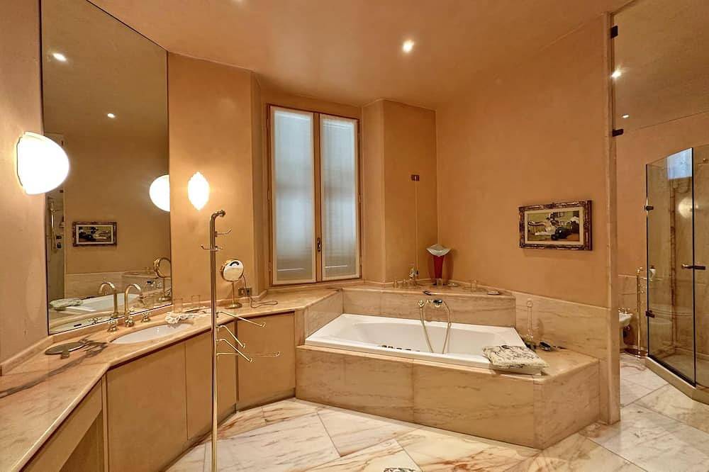 **Last Minute** Villa Doria 16P Waterfront Sanctuary in Porto Venere near 5Terre in Porto Venere Municipality, Riviera di Levante