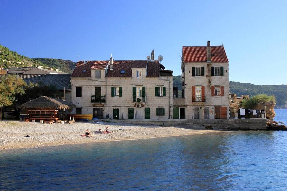 Ganze Wohnung, Studio Appartement mit Klima Komiza, Vis (As-2431-c) in Komiza, Vis