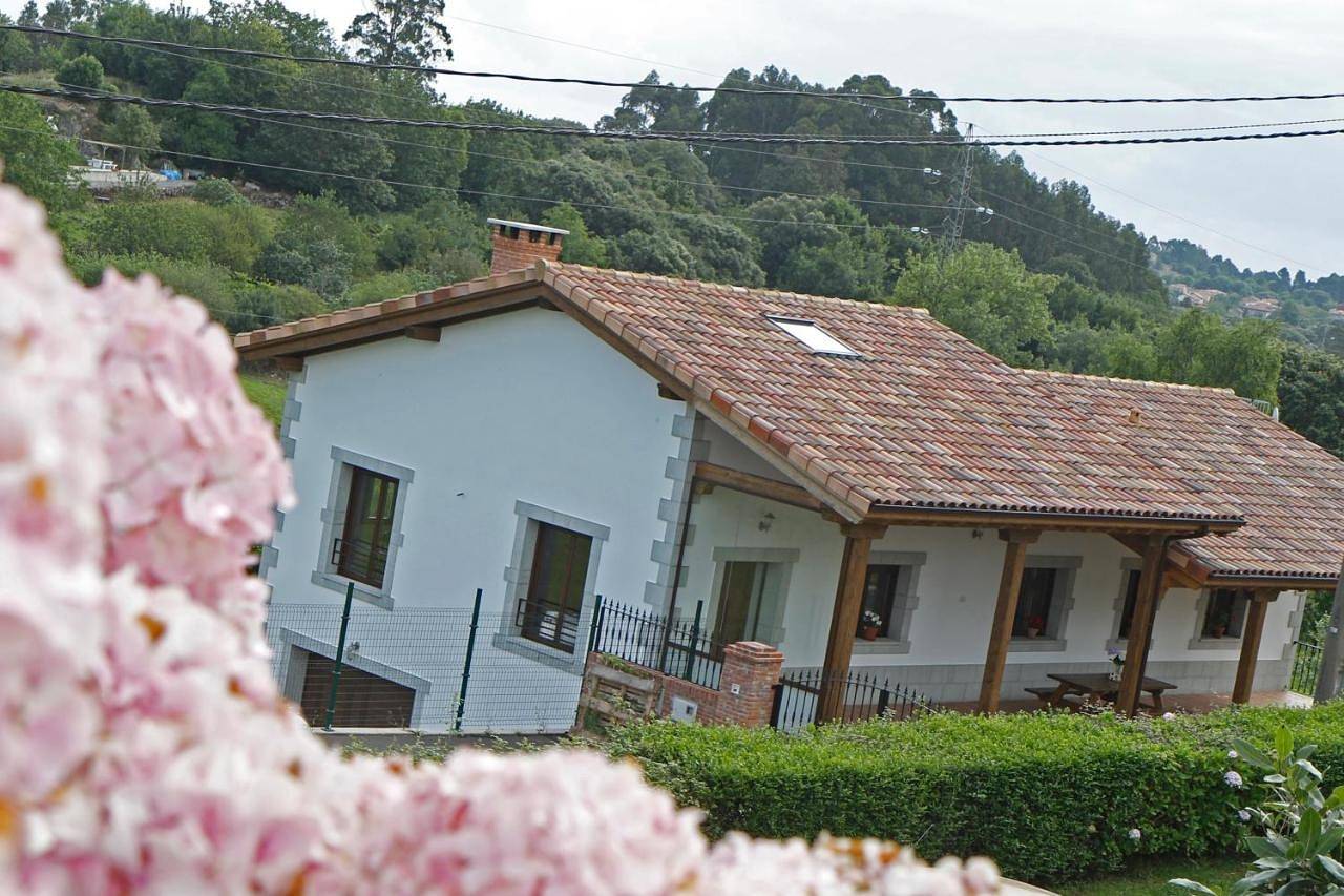 Los fresnos de ribadesella in Sebreño, Ribadesella