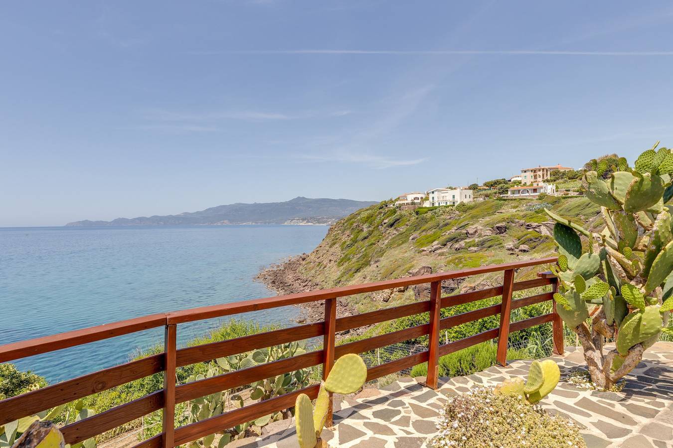 Ferienhaus „La Terrazza sul Mare“ mit Meerblick, Garten und Terrasse in Noesala, Magomadas