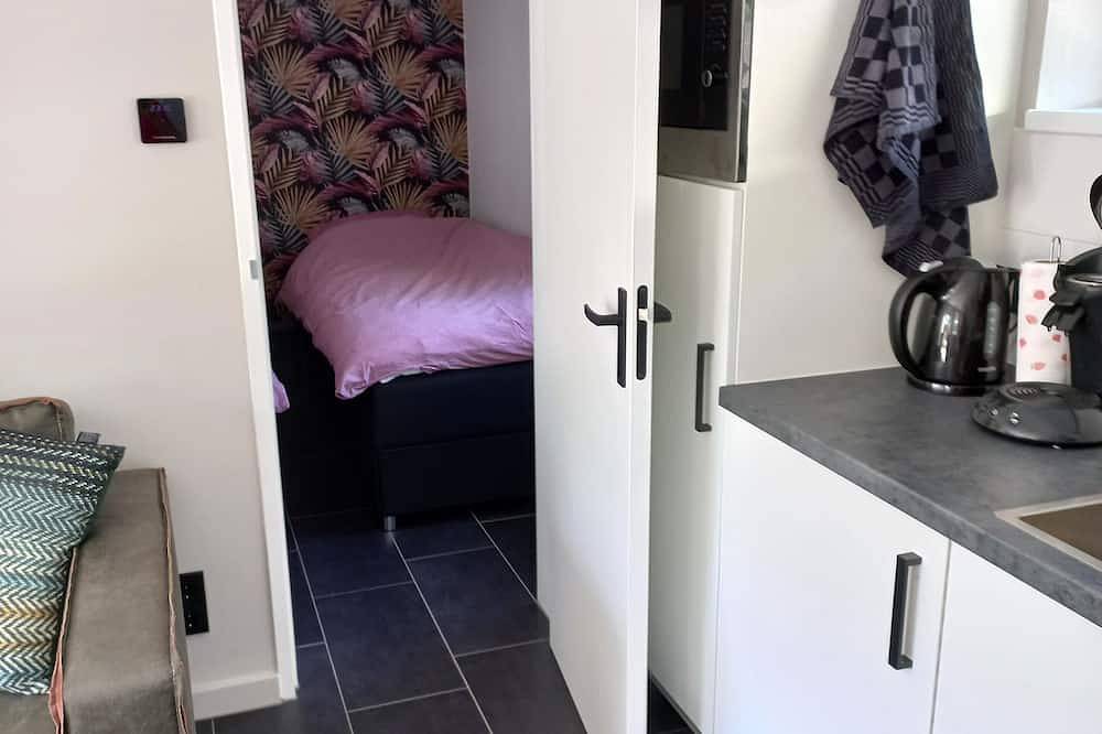 Nette vakantie woning met tuin en terrassen midden in het dorp in Bruinisse, Niederländische Nordsee