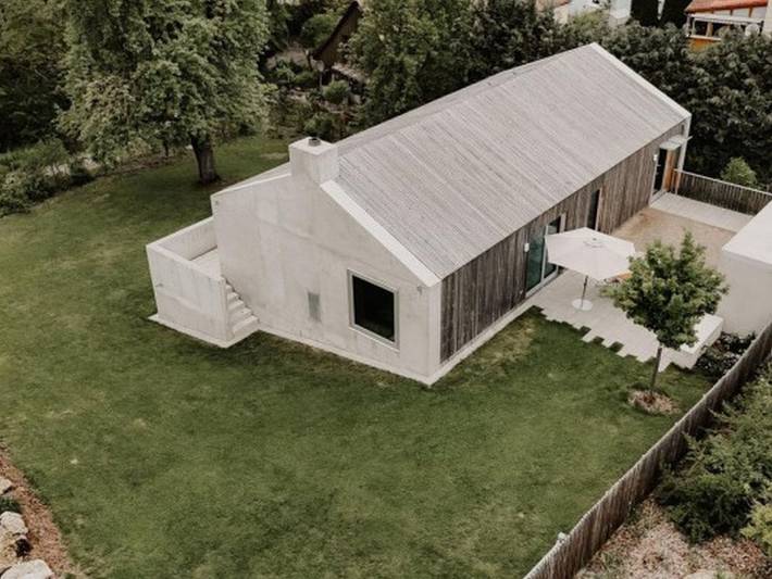 Ferienhaus für 15 Personen, mit Balkon/Terrasse und Terrasse sowie Garten und Sauna in Hohenlohe