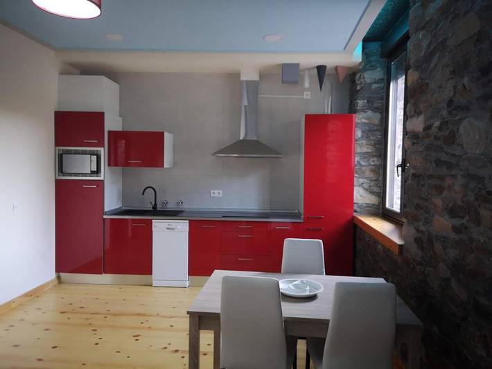 Casa rural para 4 personas, con jardín además de sauna y vistas, Se admiten mascotas en Montaña de Luna - 3