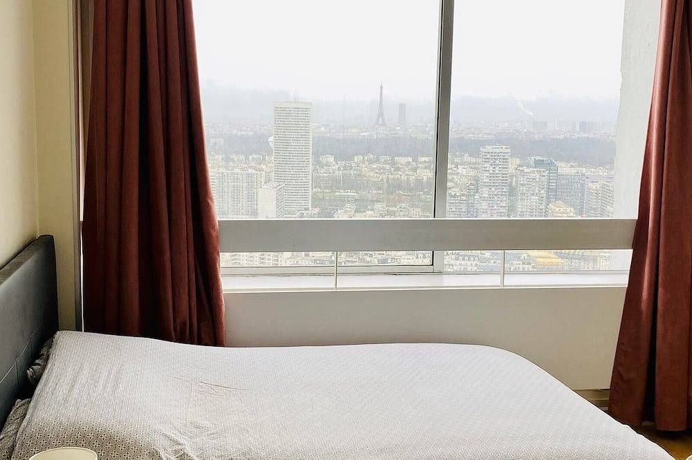 Entire apartment, Appartement Cosy-chic Paris La Défense in Puteaux, Hauts-de-Seine