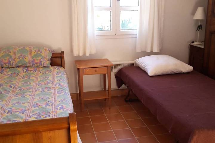 Location de vacances pour 4 personnes, avec piscine ainsi que balcon et jardin dans Golf De Fregate - 3