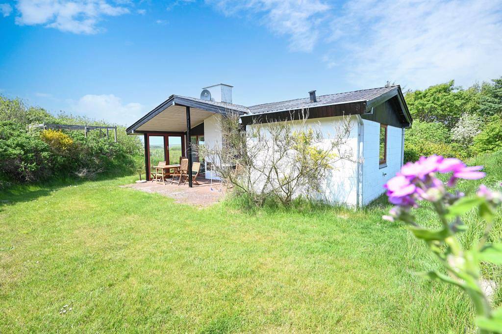 Älteres Ferienhaus mit überdachter Südterrasse, Sauna und Kaminofen in Ulfborg, Nissum Fjord