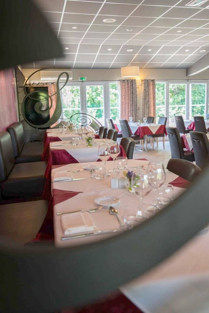 Hôtel pour 2 personnes, avec jardin et piscine, animaux acceptés à Crest - 4