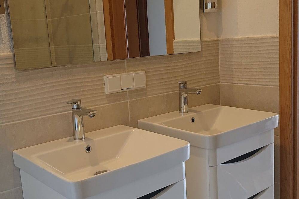 Ganze Wohnung, Ferienwohnung/App. für 4 Gäste mit 70m² in Paveki in Paveki, Vrh Martinscice