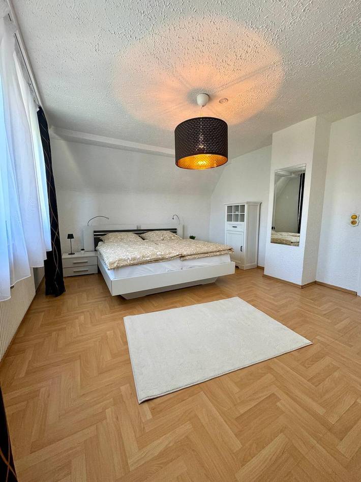 Apartamento vacacional entero, Apartment, shower and bath, toilet, balcony in Fürth, Franconia