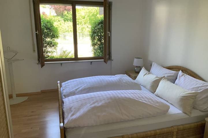 Ganze Wohnung, Ferienwohnung Yves am See im Naturschutzgebiet von Gaienhofen /Horn in Gaienhofen, Untersee