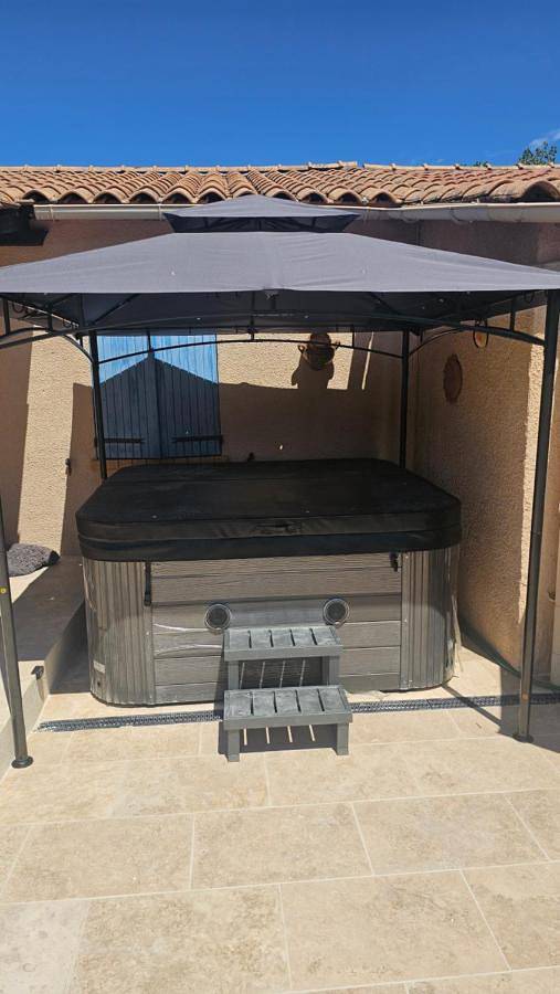 Location de vacances pour 6 personnes, avec piscine ainsi que jardin et jacuzzi à Pourcieux - 2