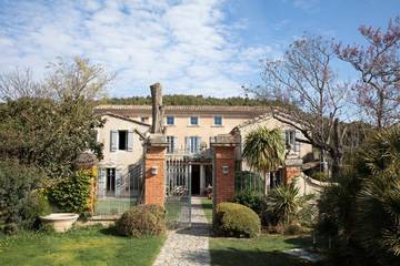 Gîte pour 3 personnes, avec piscine et jardin, animaux acceptés à Mazan