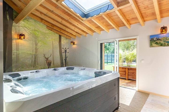 Location de vacances pour 8 personnes, avec Jacuzzi et Jardin dans Loucrup
