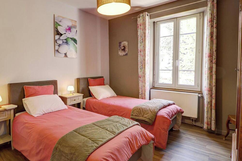 Appartement entier, Appartement charmant avec jardin - 2 pers. in Andrézieux-Bouthéon, Montbrison