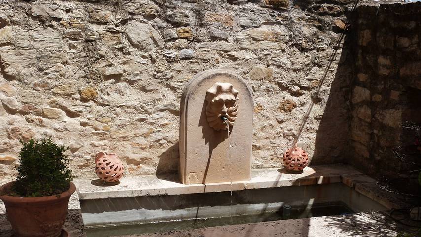 Gîte pour 2 personnes, avec jardin et terrasse dans les Bouches-du-Rhône - 3