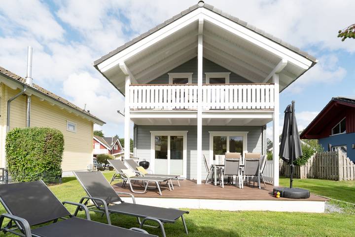 Ferienhaus für 6 Personen, mit Balkon und Terrasse sowie Garten und Sauna