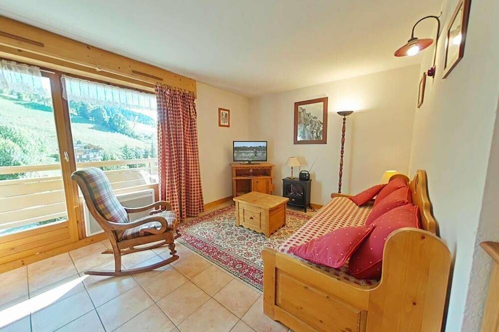 Apartamento entero, A 250m de las pistas de esquí, 3.o piso, vista pistas, balcón, tv, 49m², Le Grand Bornand in Chinaillon, Le Grand-Bornand