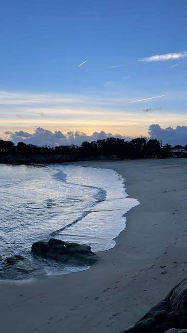 Location de vacances pour 8 personnes, avec vue et jardin dans Plage du Pérello - 3