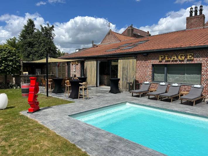 Location de vacances pour 12 personnes, avec Terrasse ainsi que Jardin et Piscine à Houplin-Ancoisne