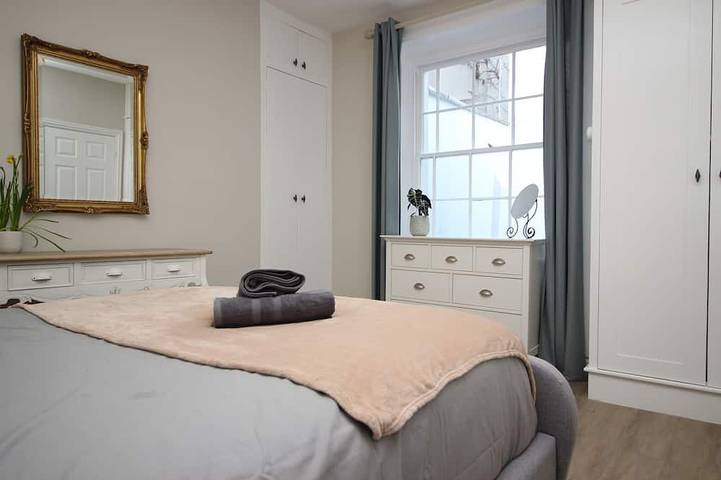 Appartement entier, Montrose Lodge, superb central Regency-style apartment with free parking(x2) in Cheltenham, Gloucestershire