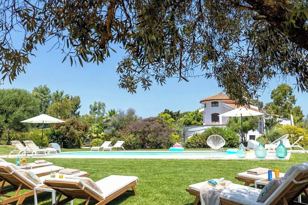 Hel lägenhet, Clicksardena apartment Garden in Villa Fioretta with Pool and garden in Olmedo, Nurra