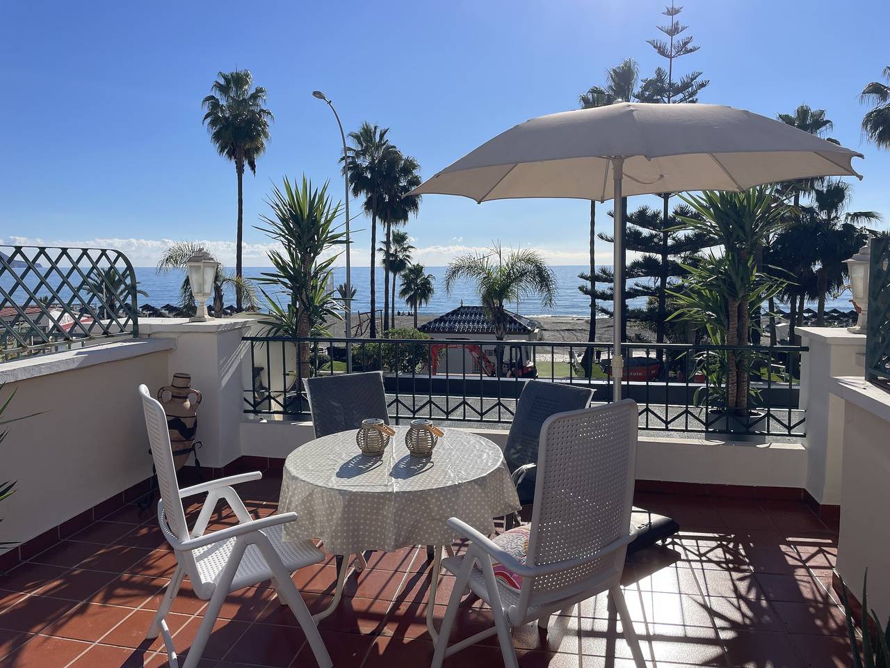 Appartement entier, Appartement « Nerja Burriana Beach » avec vue sur la mer, Wi-Fi et climatisation in Playa de Burriana, Nerja