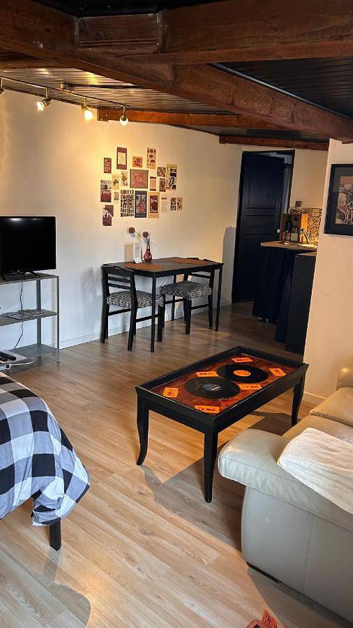Gîte pour 2 personnes, avec piscine ainsi que jardin et vue à Alès - 3
