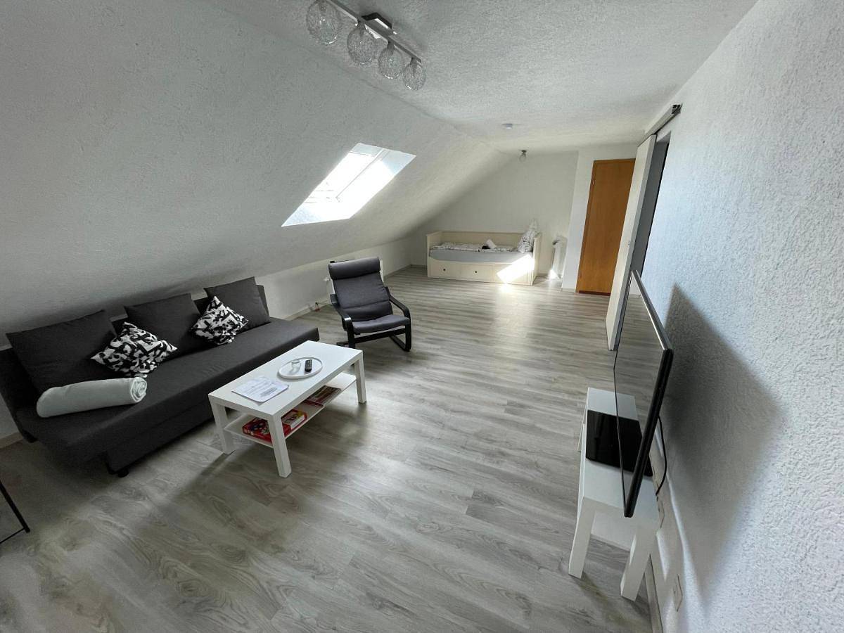 Appartement entier, Moderne gemütliche 2-Zimmer Wohnung Stuttgart Bad-Cannstatt in Bad Cannstatt, Stuttgart