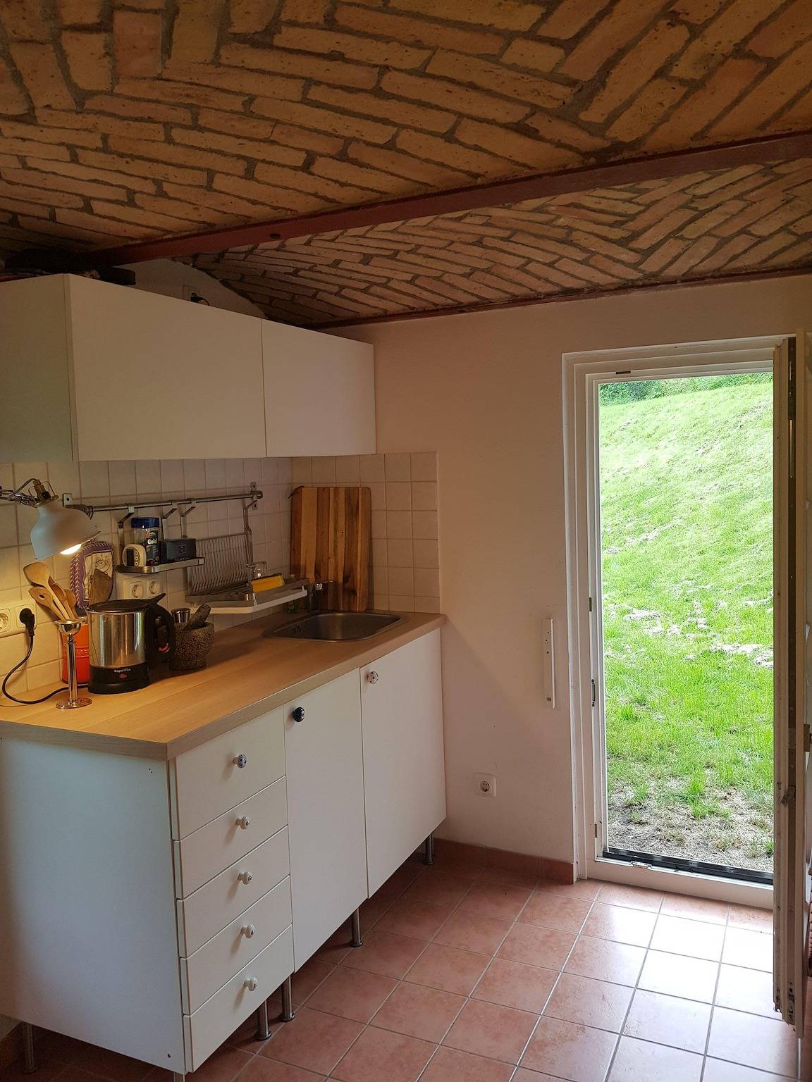 Niedliches kleines Ferienhäuschen auf Rügen nahe Stralsund in Altefähr, Stralsund Umland