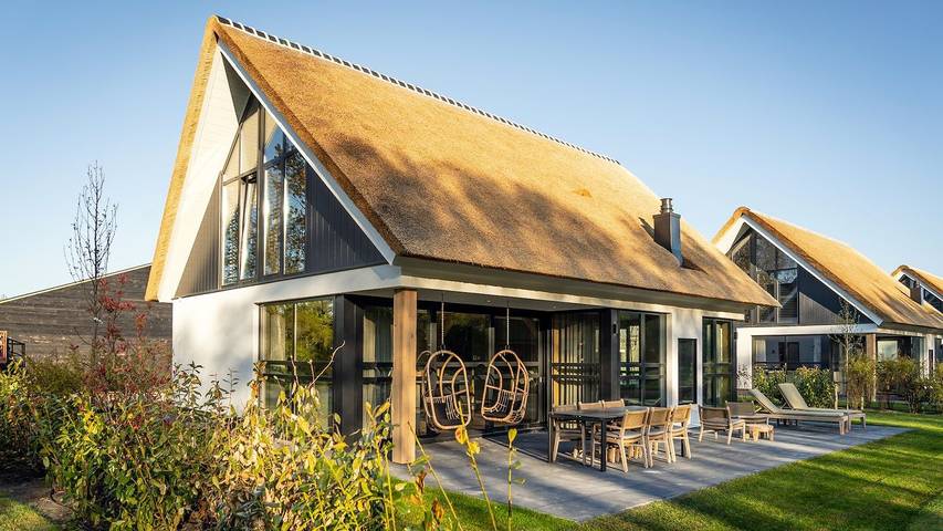 Villa voor 6 personen, with sauna and terras as well as whirlpool and tuin op Texel