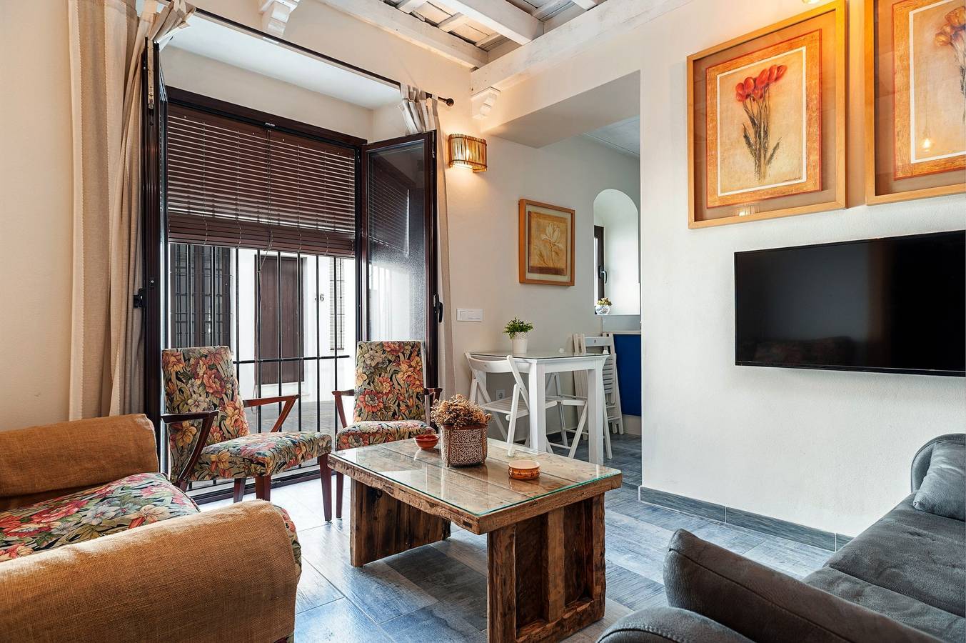 Apartamento entero, Moderno apartamento en magnífica ubicación con Wi-Fi, aire acondicionado y terraza in Vejer de la Frontera, Costa de la Luz