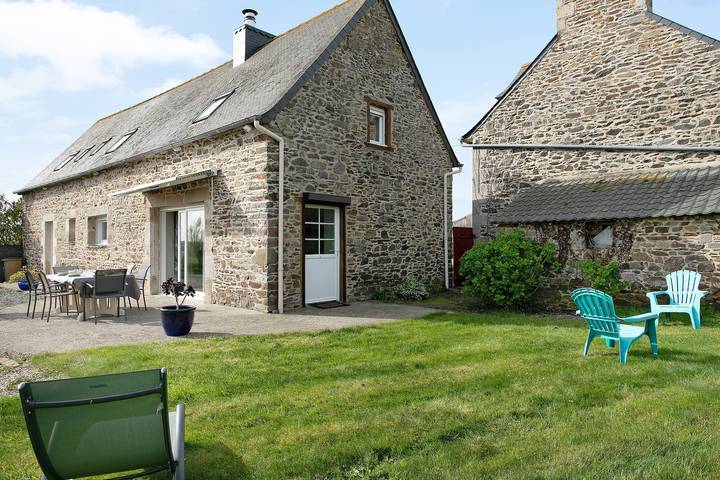 Gîte de Kereven Longère Bretonne. in Ploëzal, Région de Guingamp