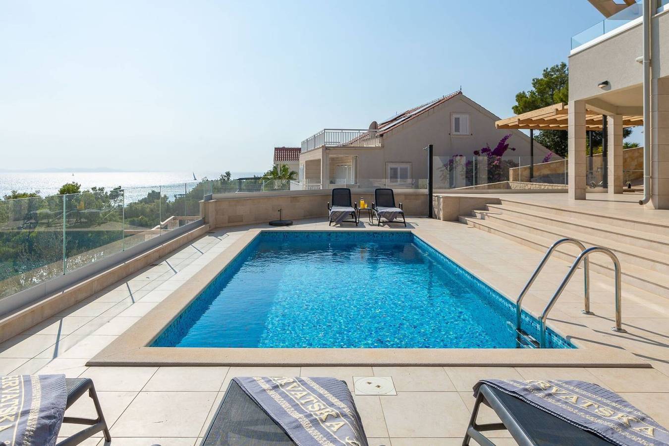 Luxury Villa Leisure Seaside Brac with Pool in Milna, Brac