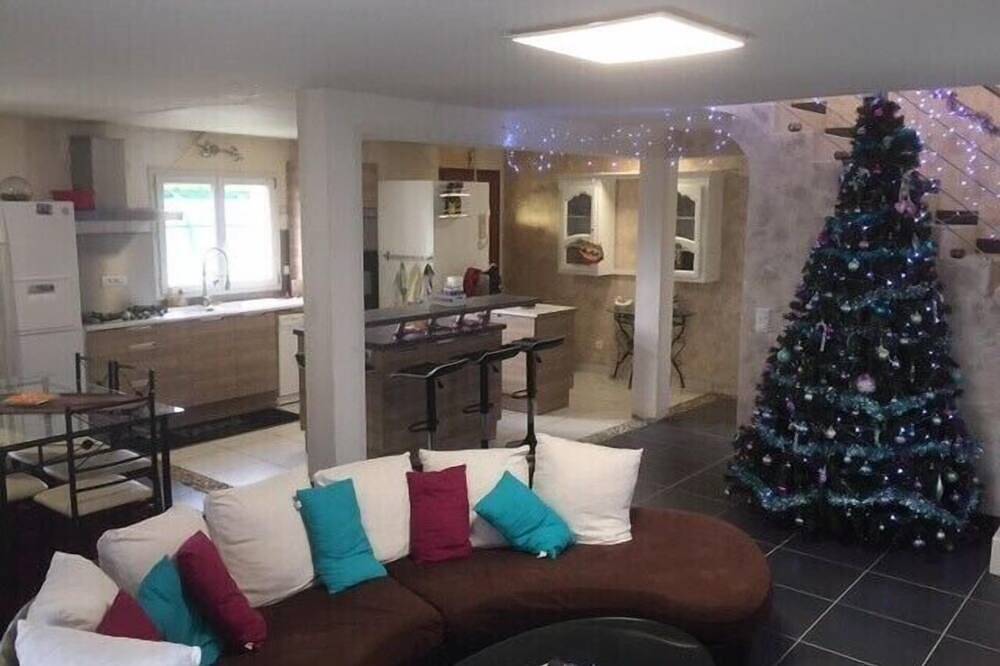 Luxury rooms with swimming pool in Moëlan-sur-Mer, Quimper region