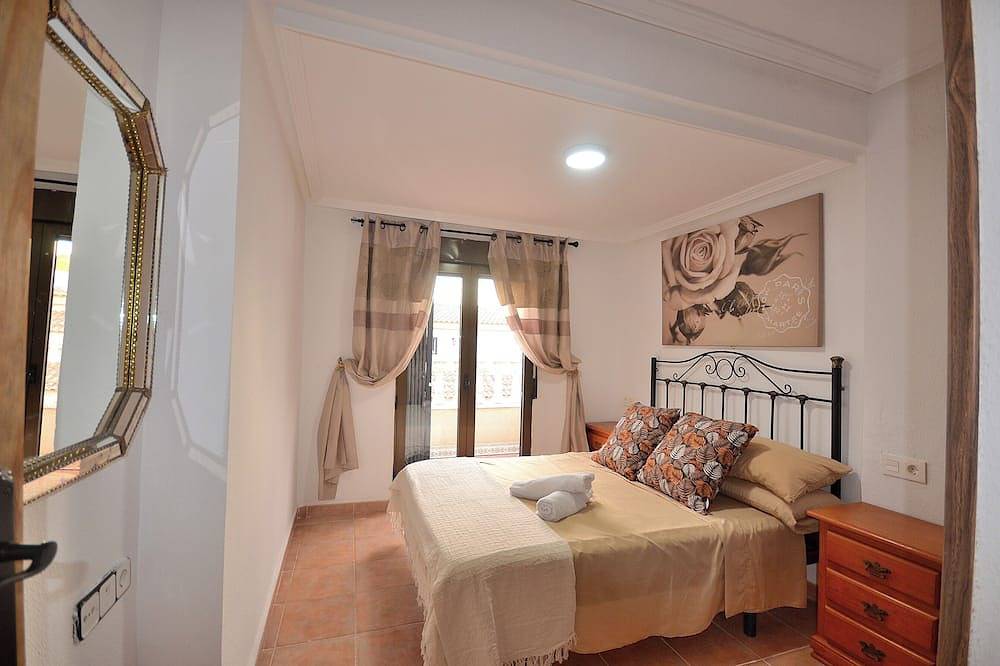 Pleasant townhouse with swimming pool, hydro-massage showers in Mutxamel, Costa Blanca