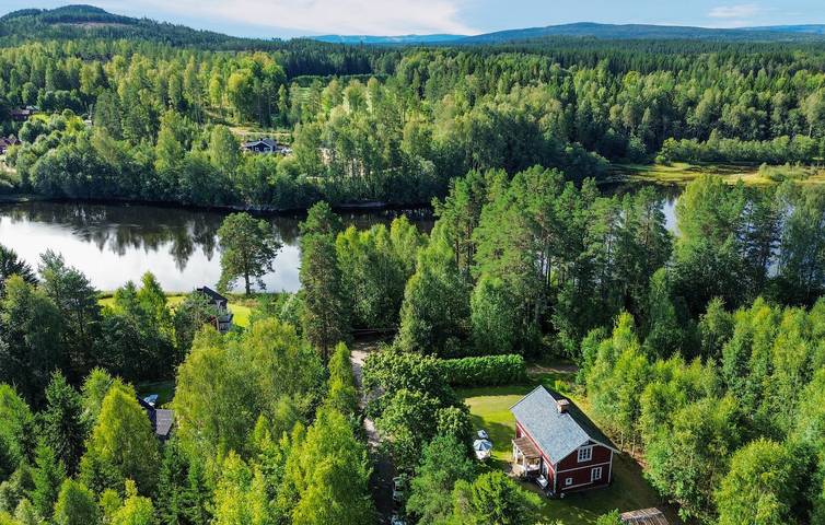 Hus för 6 Personer med trädgård in Värmland