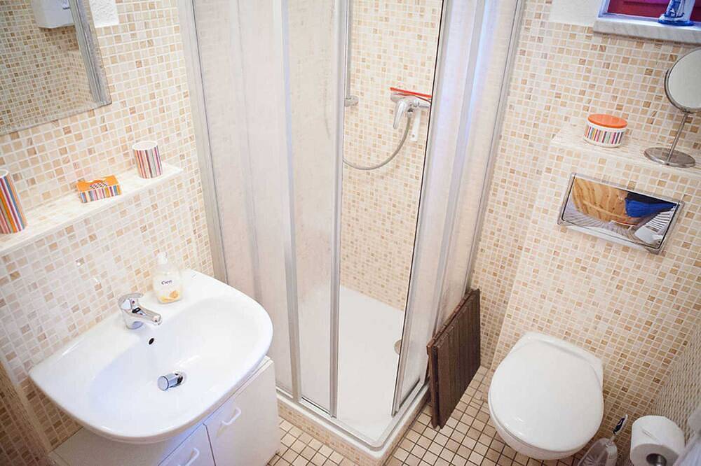 Ganze Wohnung, Ostwind 1 mit kl. Terrasse, Eg Langenstr. 41 - Gohr- Ferienwohnungen in Ozeaneum Stralsund, Stralsund