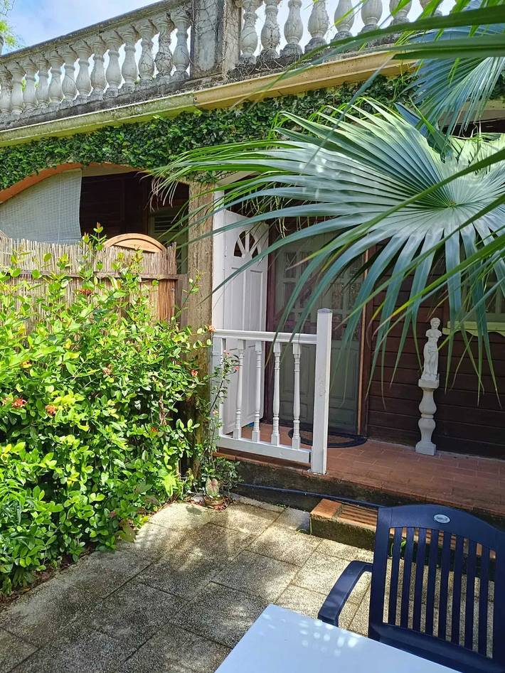 Gîte pour 2 personnes, avec terrasse dans Fort-de-France - 2