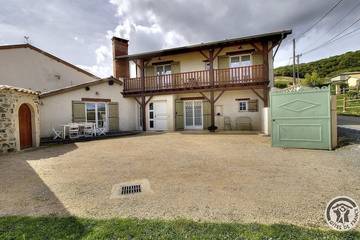 Gîte pour 6 personnes, avec jardin à Quincié-en-Beaujolais