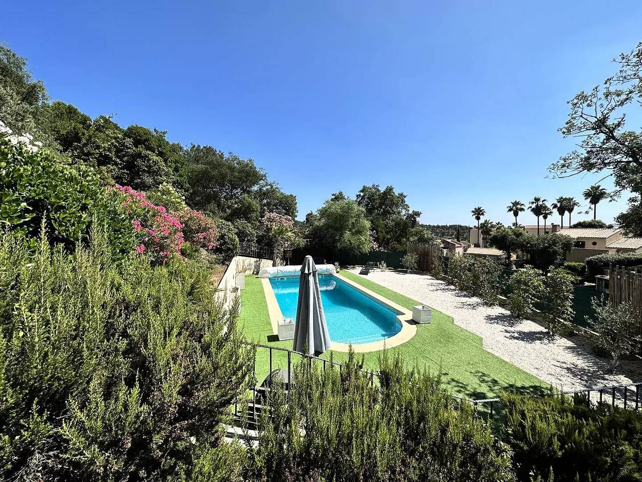 Villa climatisée pour 6 personnes avec piscine privée dans le Domaine de Valcros à La Londe-les-Maures in La Londe-les-Maures, Côte méditerranéenne (France)