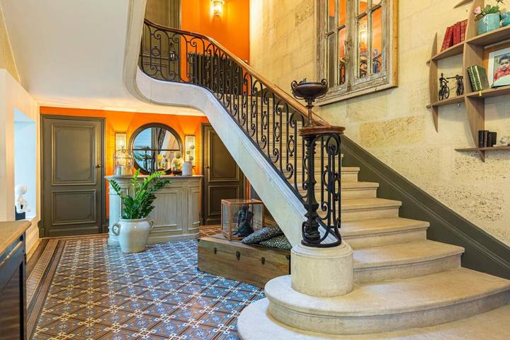 Maison d’hôte pour 2 personnes, avec Terrasse et Jacuzzi ainsi que Jardin et Piscine