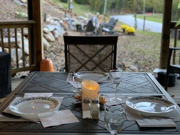 Log Cabin for 7 Guests in Rutherford County, Picture 3