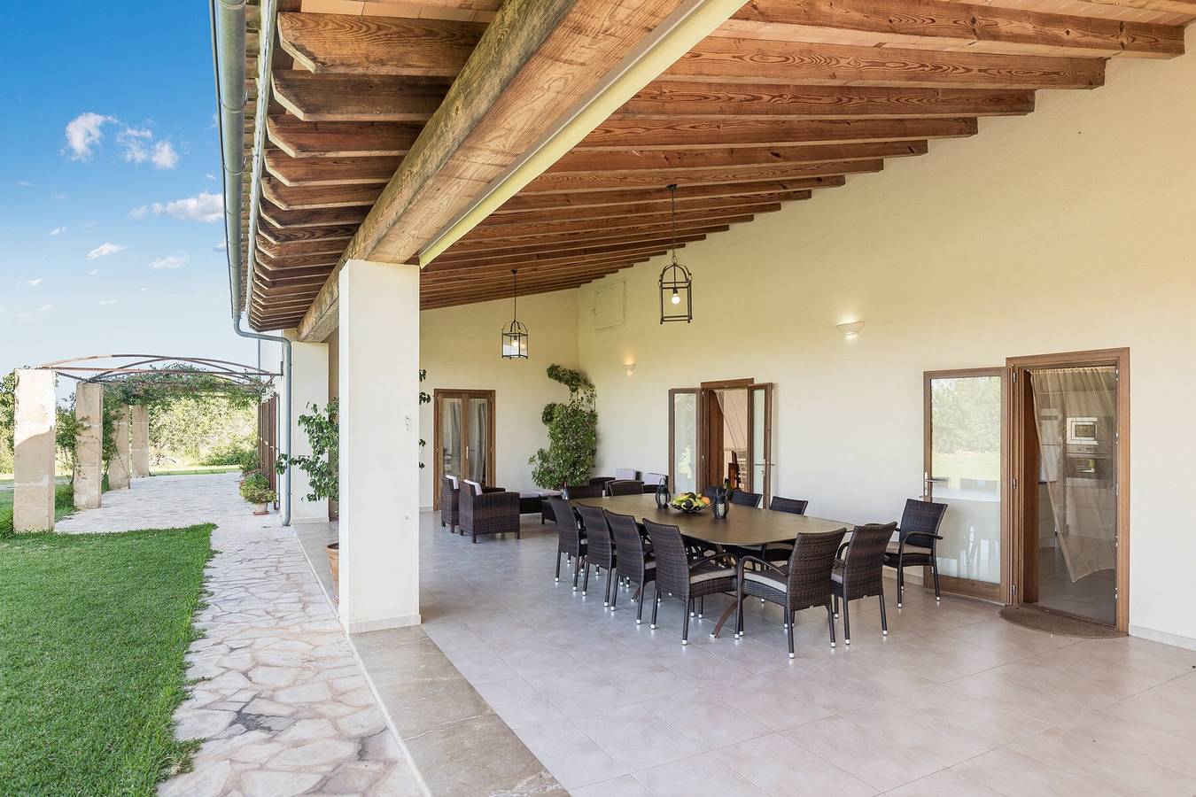 Maison Finca Na Blanca avec vue sur la mer, piscine, connexion Wi-Fi, terrasses et jardin in Petra, Majorque l'intérieur des terres