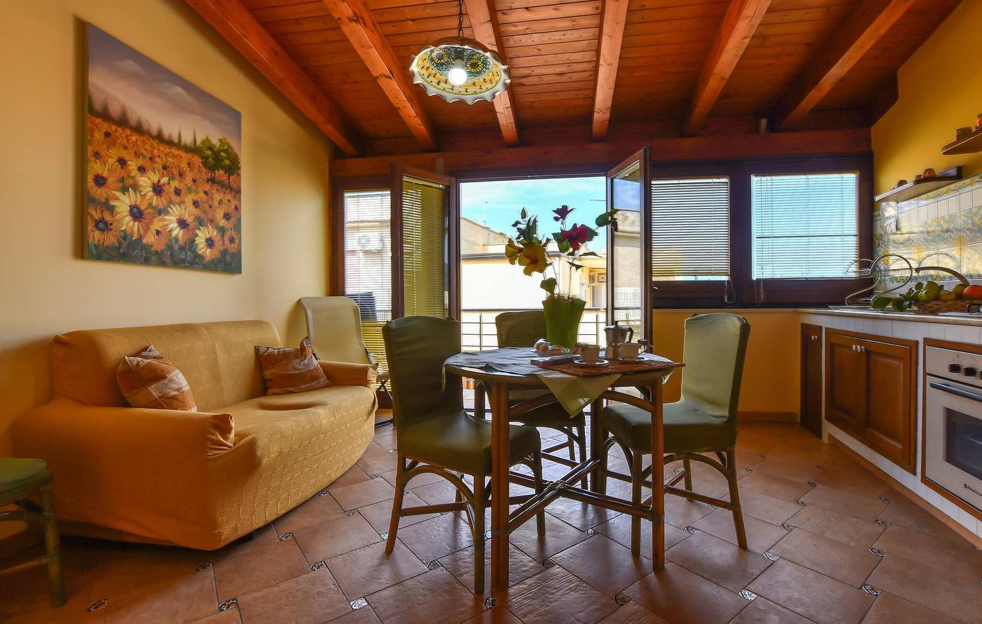 Entire vacation apartment, Cozy Apartment with Wi-Fi, Terrace & 1.5km to El Pam Pam Beach in Trappeto, Palermo Province