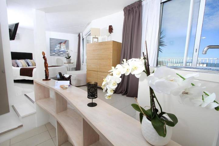 Appart’hôtel pour 2 personnes, avec vue et jardin, adapté aux familles
